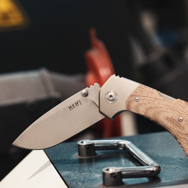 MKM HERO – M390 SW bld - NAT CNV MICARTA hdl, UNIQUE PIECE Ti BOLSTERS & LINERS - REV. Ti CLIP, THUMB STUD - ADV. BACK LOCK +ZIP NYLON POUCH